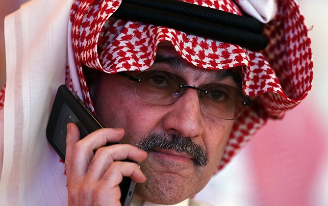  الوليد بن طلال ينشر صور لـ"أميرات نائمات" 