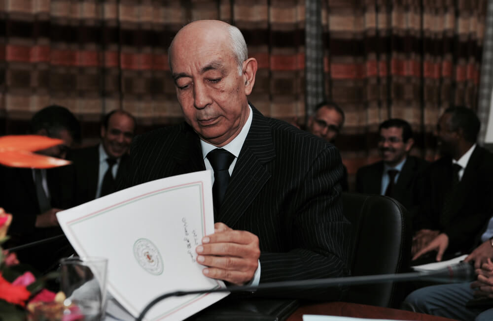 جطو يتفادى عرض "أسرار" فوسفاط المغرب أمام "لجنة المالية" في البرلمان