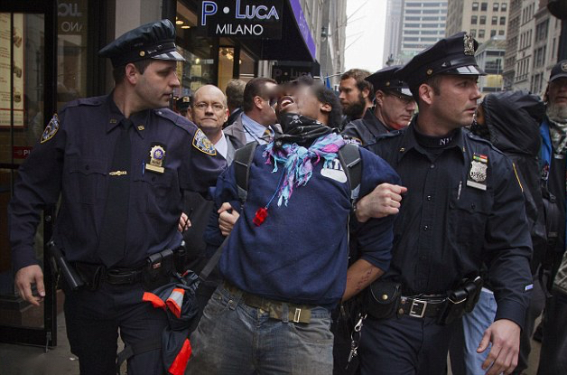  شرطة إيطاليا تُوقف مَغربيا بحوزته 11 كلغ من الحشيش و7 كلغ من الكوكايين 