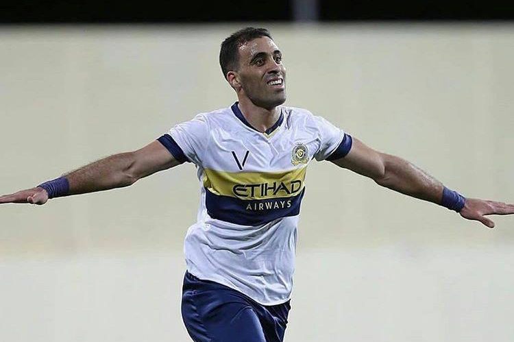 حمد الله يتلقى تطمينات المشاركة في "الكان".. وهذا ما دار بينه ورونار هاتفيا