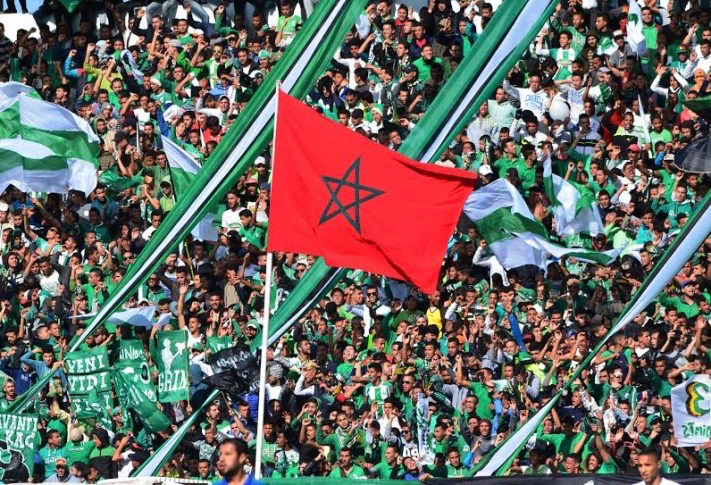  من "فبلادي ظلموني" إلى "قلب حزين".. جمهور المُدرجات يصنع سمفونيته 