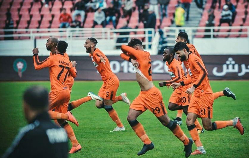 نهضة بركان "لن تسير وحيدا".. شعار جمهور الفريق البرتقالي لهزم الزمالك