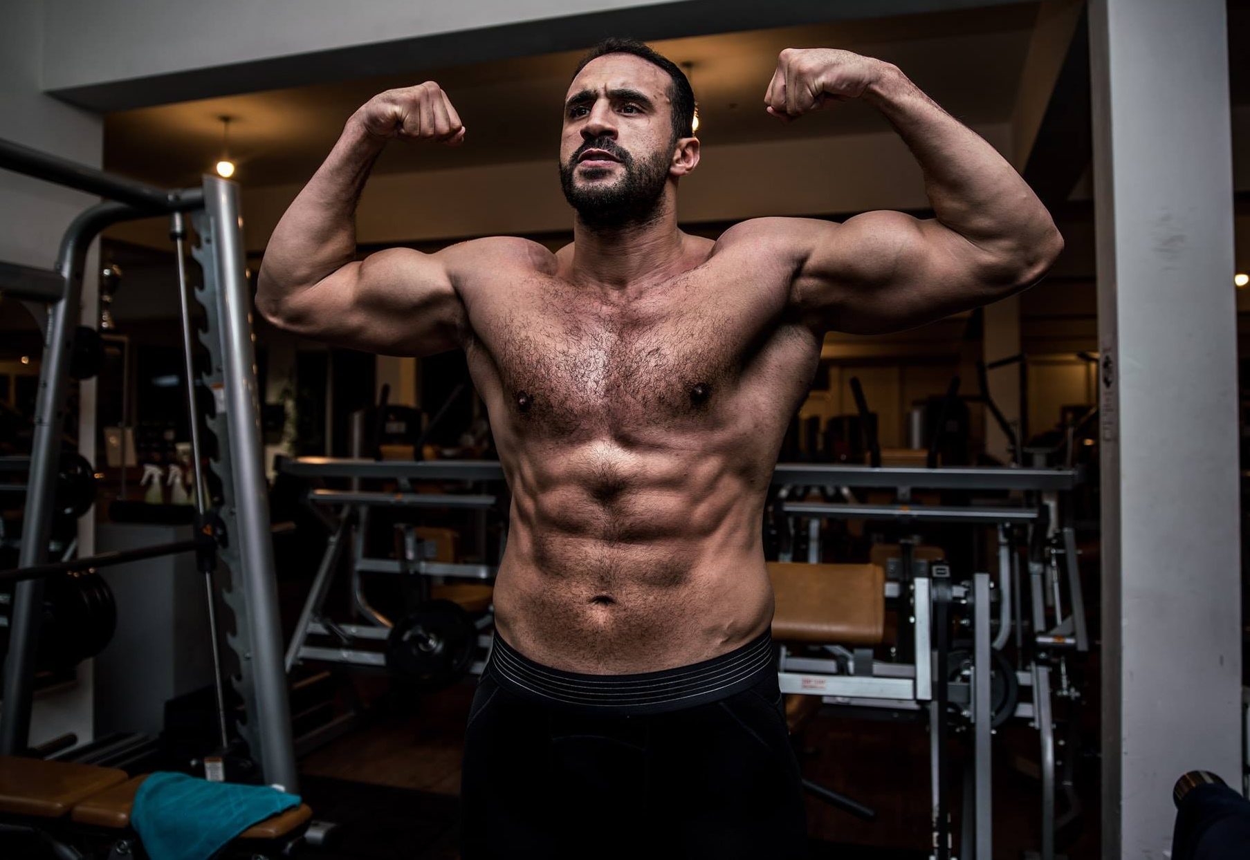  بدر هاري يَعود إلى حلبات الـ"Glory" بتمديد عقده مع المنظمة لثلاث سنوات 