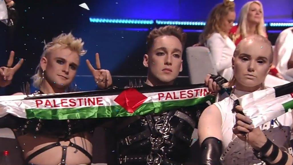 بسبب علم فلسطين.. "العَال" الإسرائيلية تُعَاقب فرقة أيسلندية والأخيرة ترفع دعوى