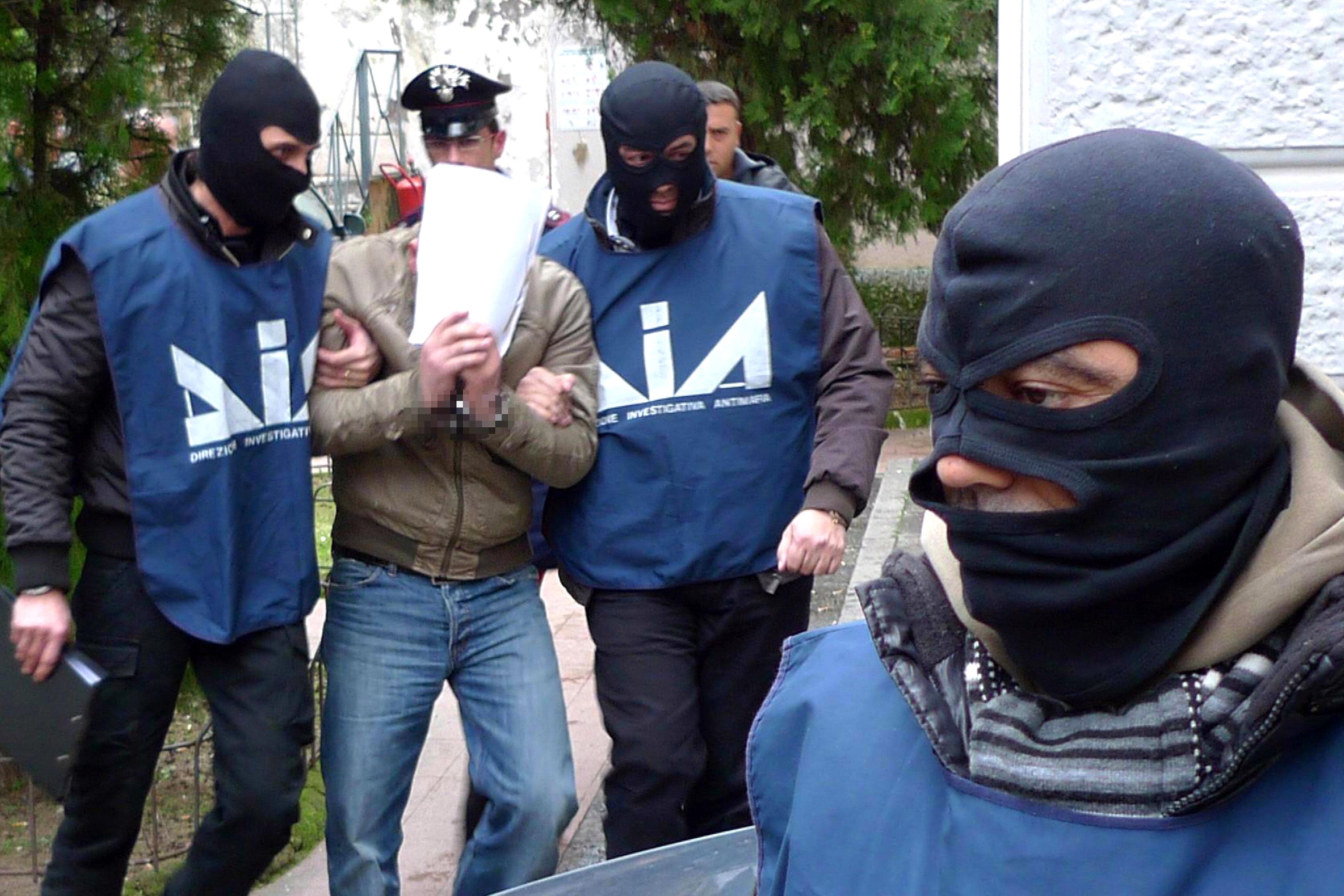  إيطاليا.. تفكيك شبكة تتاجر في المخدرات تضم 17 مغربيا 