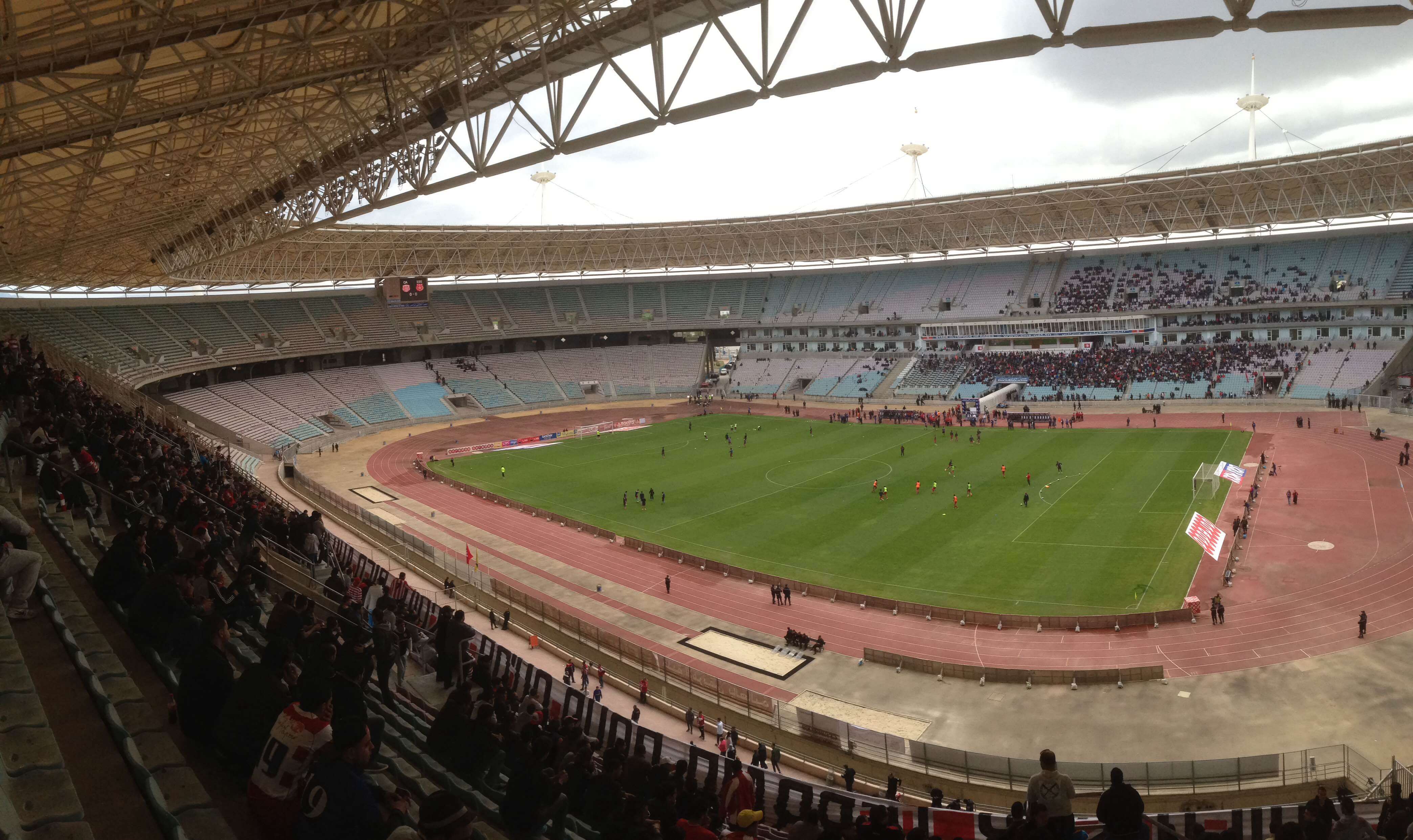  الوداد يَطلب من "الكاف" تغيير ملعب النهائي وحماية وفده في تونس 