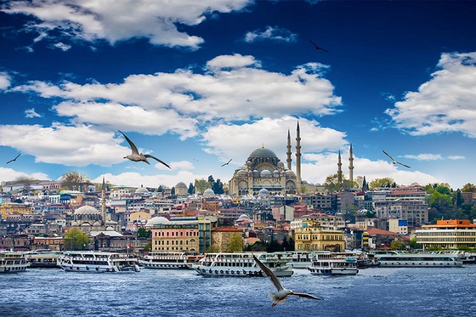  تركيا تستقبل قرابة 9 ملايين سائح خلال 4 أشهر 