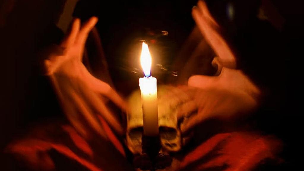  قائد الدرك الجزائري يلجأ إلى ساحر مغربي لإنقاذ رأسه! 