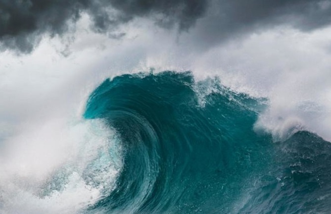 إنذار بحدوث تسونامي على شواطئ المحيط الهادئ