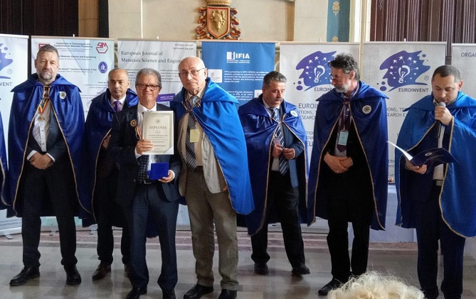 الديساوي يتسلم وساما من درجة فارس في رومانيا