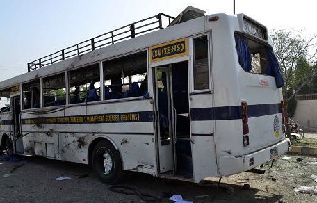  مقتل 4 أشخاص في انفجار حافلة جنوب غربي باكستان 