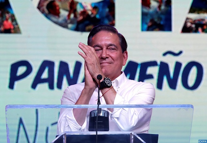  انتخاب لاورينتينو كورتيزو رئيسا جديدا لبنما 