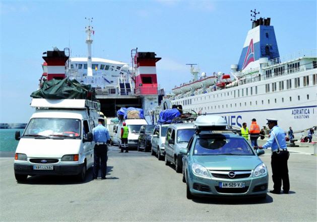  ميناء طنجة يحث المسافرين على تفادي أوقات الذروة 