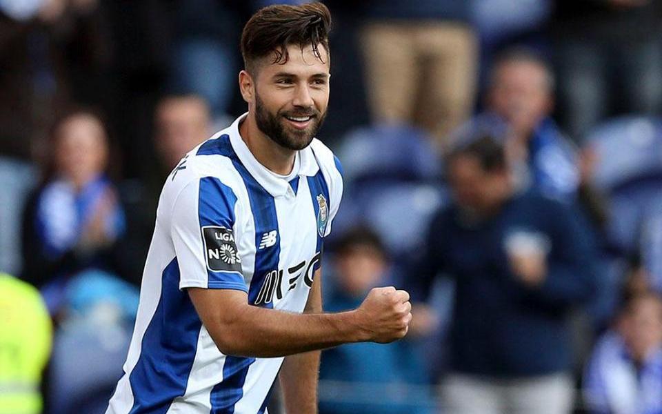  أتلتيكو مدريد يتعاقد مع البرازيلي فيليبي قادما من بورتو 