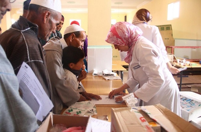 570 مستفيدا من خدمات قافلة طبية بالحسيمة