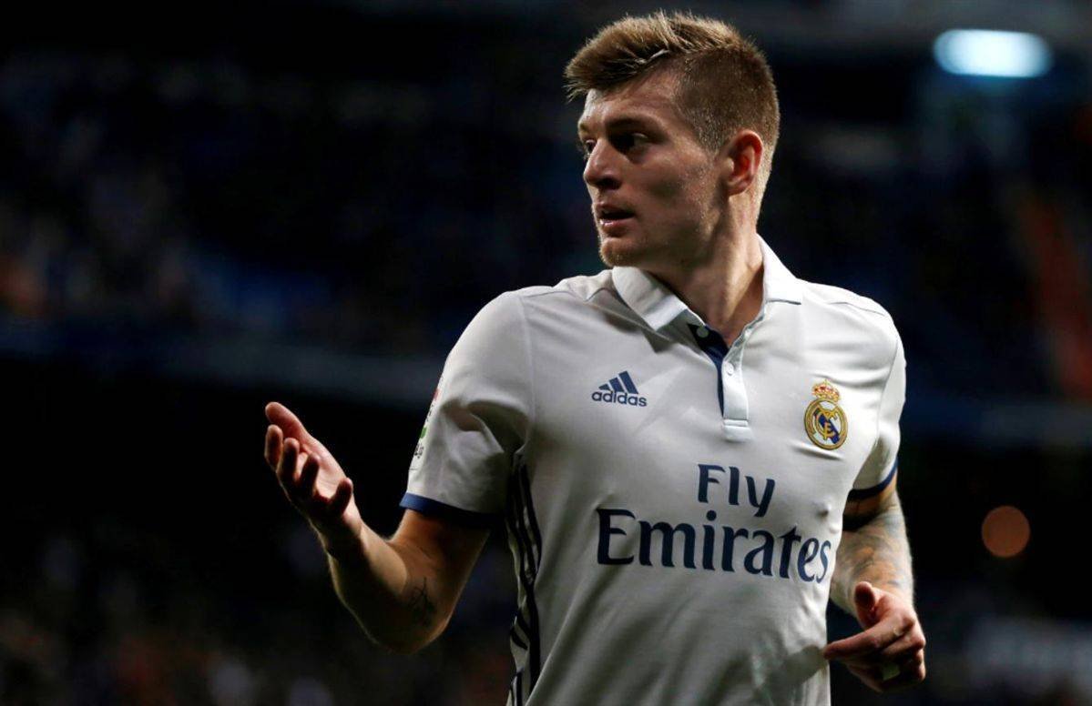  توني كروس يمدد عقده مع ريال مدريد حتى 2023 