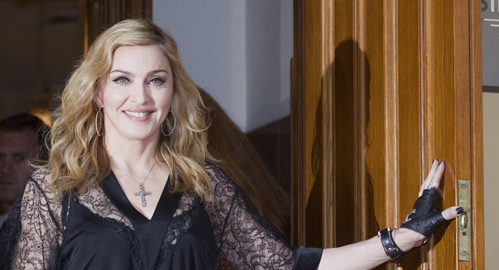  مادونا تدافع عن قرارها المشاركة في مسابقة  بإسرائيل 