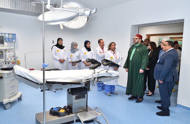  الملك محمد السادس يدشن مركزا طبيا بسيدي مومن 