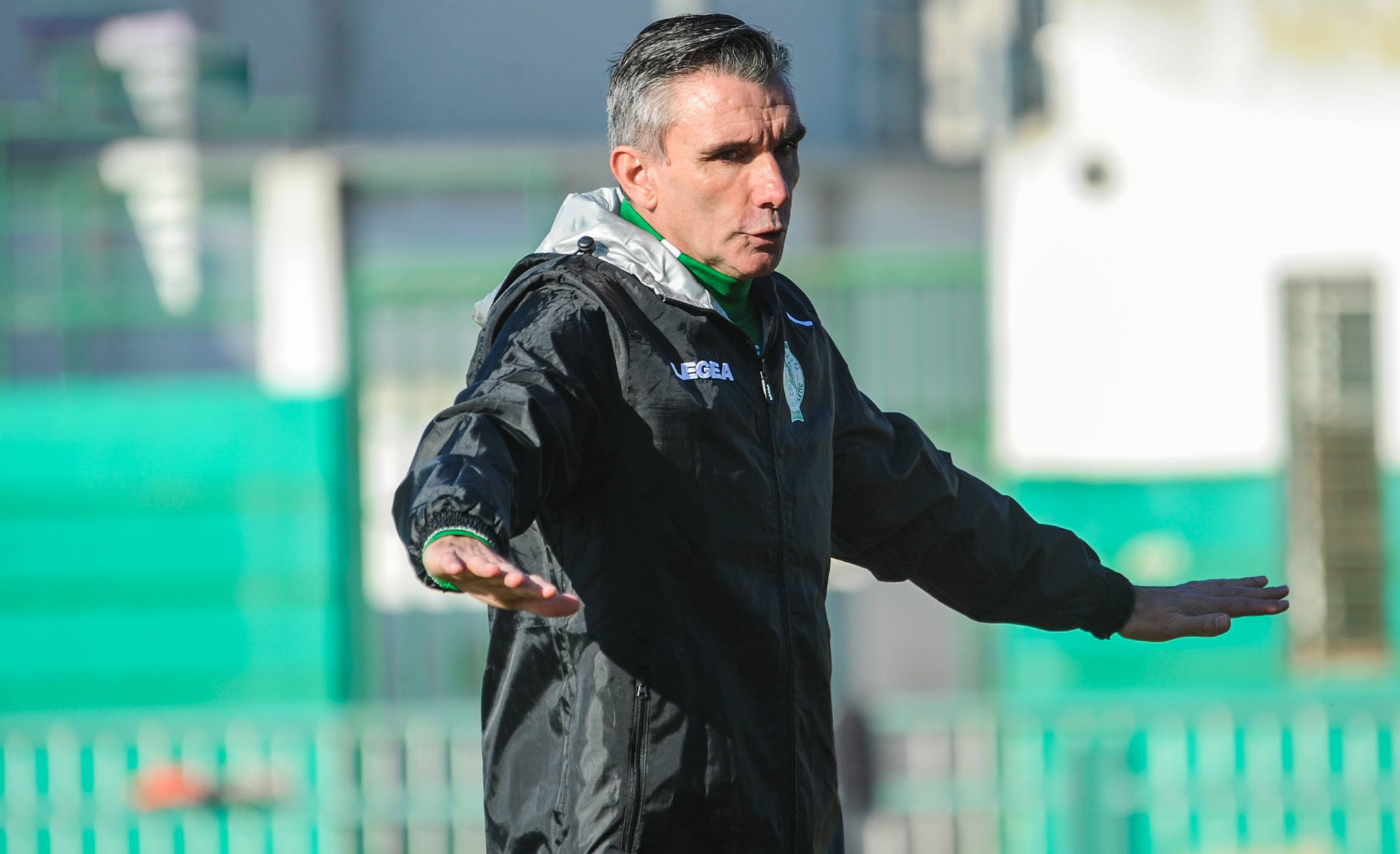 كارتيرون يوافق على تمديد عقده مع الرجاء