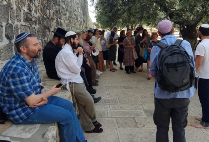 أزيد من 190 مستوطنا يقتحمون باحات المسجد الأقصى