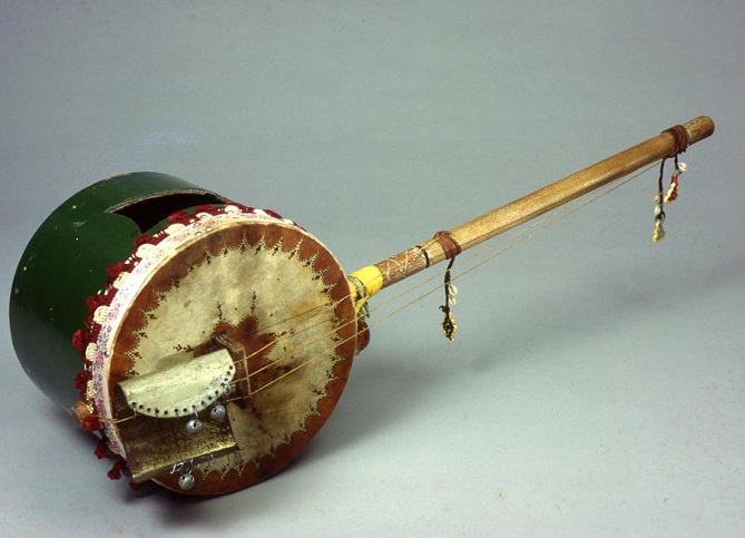  أهازيج كناوية تطرب أسماع زوار "القرية العالمية" 