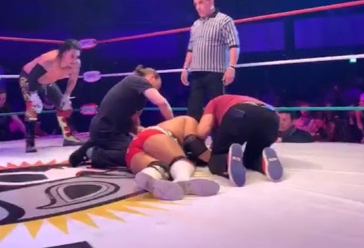  المصارع "سيلفر كينغ" يموت على الحلبة 