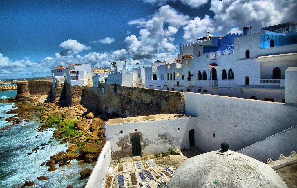 المدينة العتيقة بأصيلة.. تأمل وخيال، ثم اقتفاء للأثر في لوحات جدارية ملآى بالمعاني