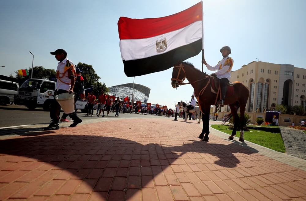بعد الإفتتاح.. القاهرة "غير مكترثة" بـ"الكان" والمصريون غارقون في همومهم