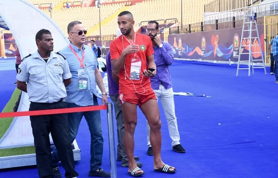 لاعبو المنتخب يستكشفون ملعب "السلام".. وبلهندة يغيب ضد ناميبيا