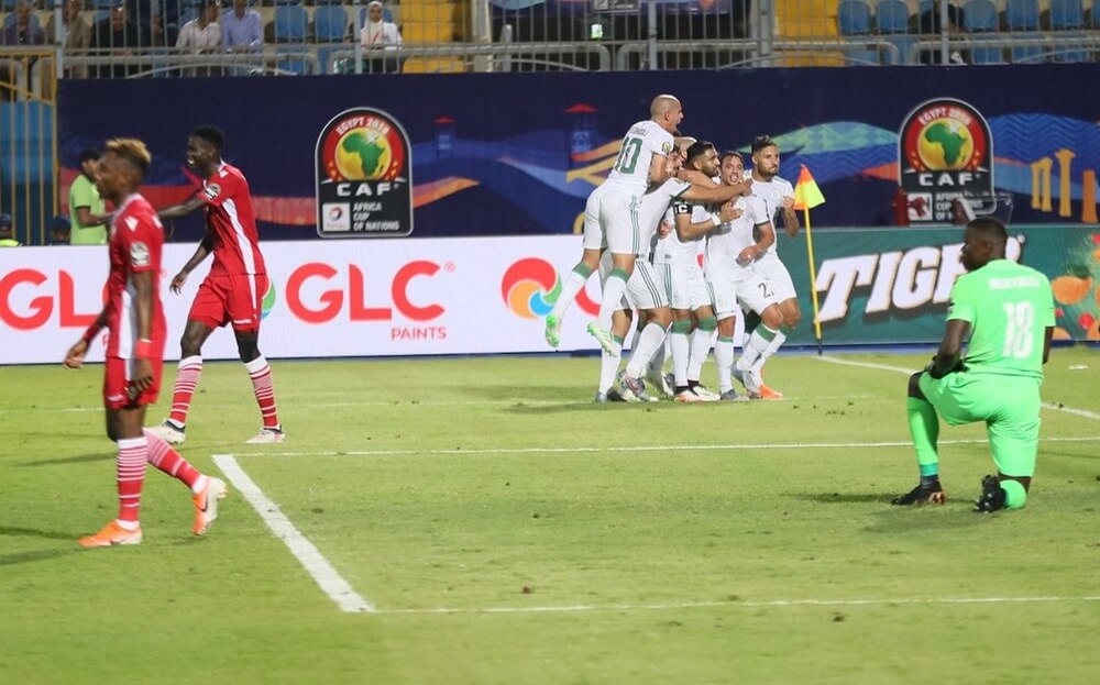  منتخب الجزائر يَهزم كينيا بهدفين ويُقوي حظوظه في بطولة الـ"الكان" 