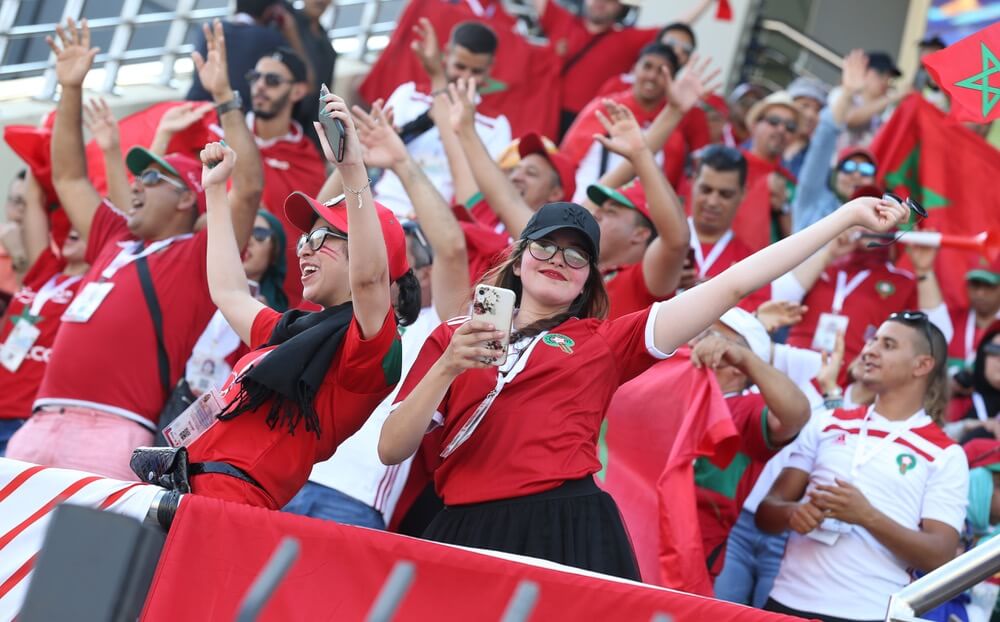  الجماهير المغربية.. سند "الأسود" في الطريق نحو اللقب الإفريقي 