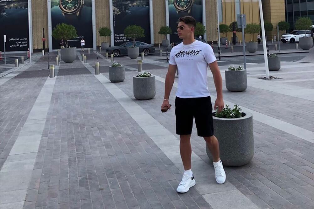 كركاش يَصل إلى دبي لإتمام تفاصيل تعاقده مع العين الإماراتي