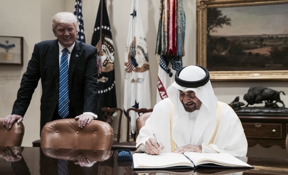  إيران: الإمارات "بَقرة حلوب" يَعتمد وجودها على شراء أمنها من الغرب 