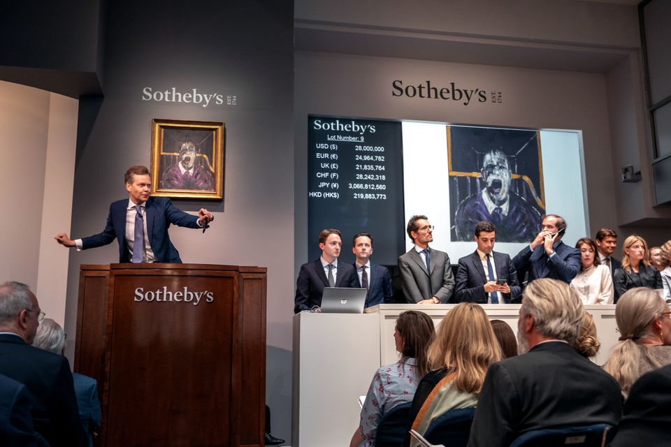 رجل أعمال من أصل مغربي يقتني "Sotheby's" للمزادات بـ 3,7 مليارات دولار