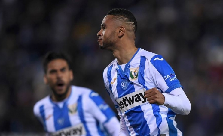 عرض رسمي من أرسنال الإنجليزي للظفر بخدمات المهاجم يوسف النصيري