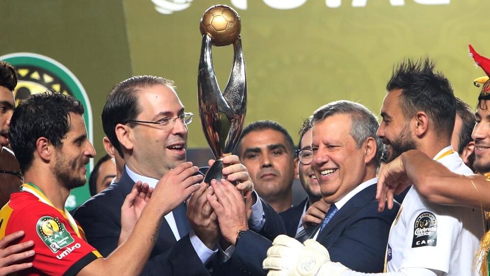 رئيس حكومة تونس يَدخل على خط قرارات "الكاف" ويَكتب: لن نسلم في حق الترجي!