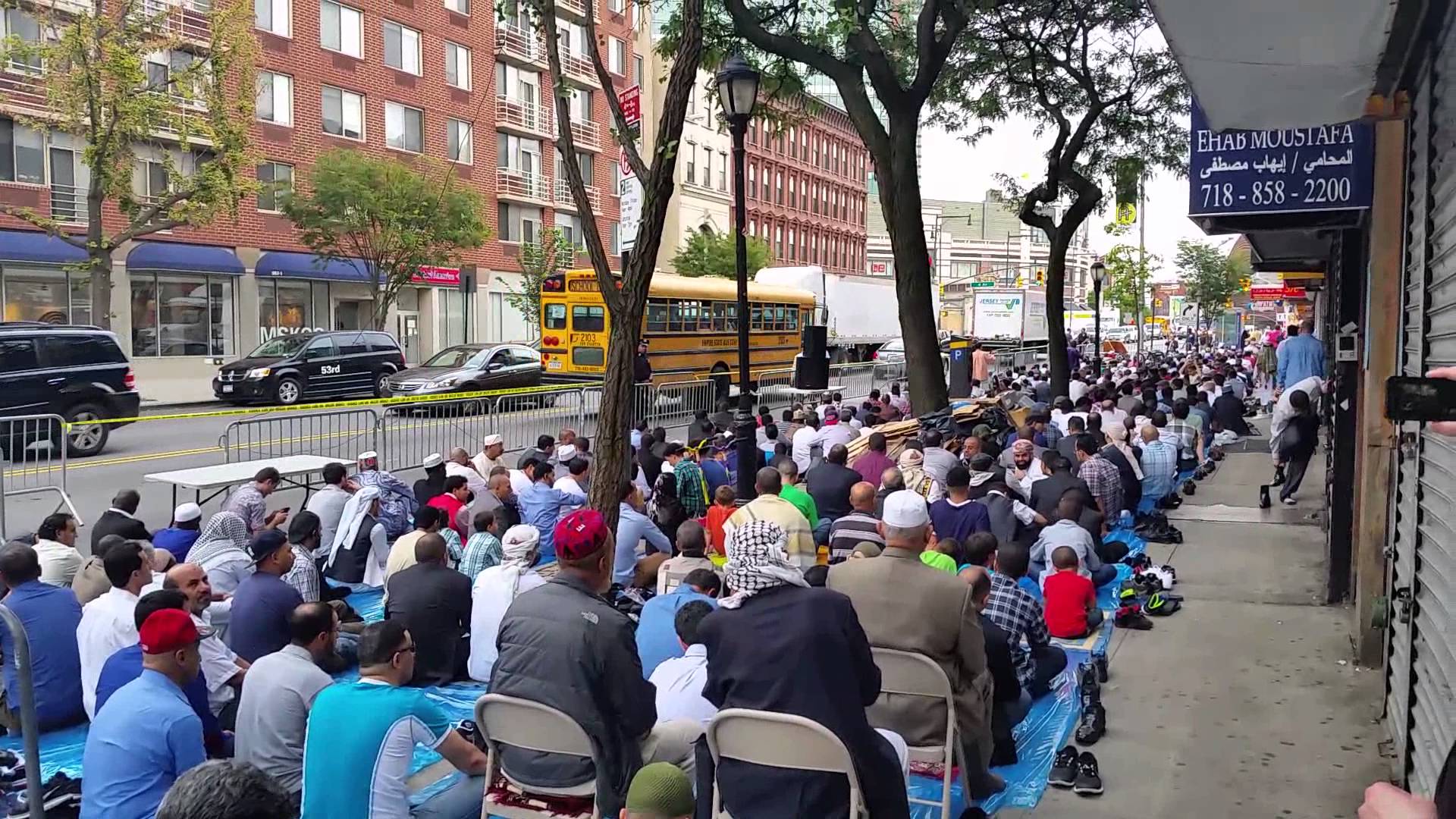  العيد في أوروبا يُمزقه الإختلاف وغياب جهة رسمية تعلن يوم الإحتفال 