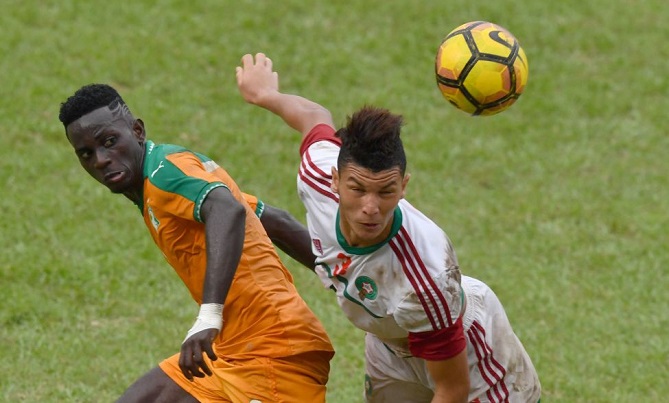 ناد تركي عريق يخطب ود أشرف داري.. والناصيري يؤكد توصله بعروض