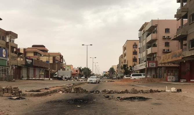  شوارع الخرطوم خالية مع بدء حملة للعصيان المدني 