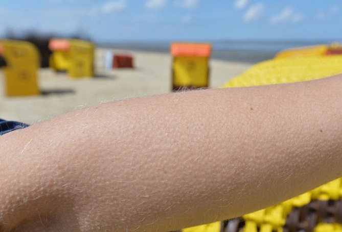  لماذا نشعر بالقشعريرة في مواقف معينة؟ 