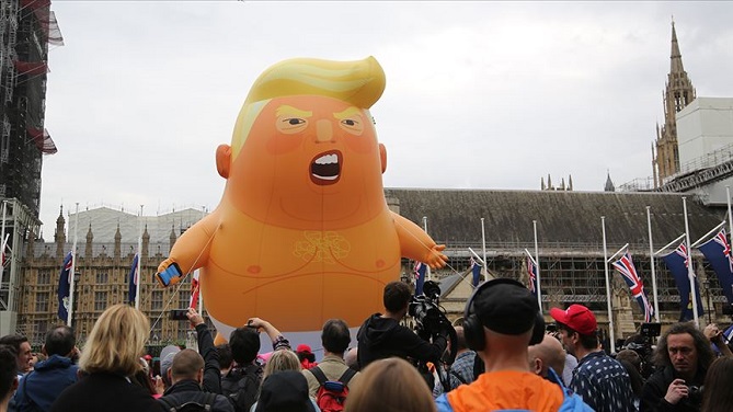  عشرات الآلاف يتظاهرون ضد دونالد ترامب في لندن 