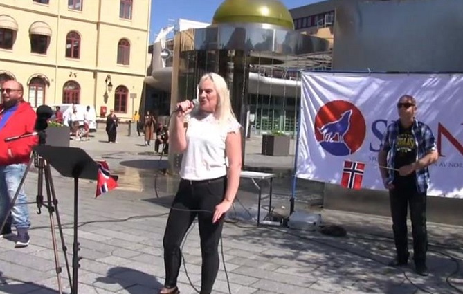 النرويج: رئيسة مجموعة يمينية تسيئ للقرآن الكريم