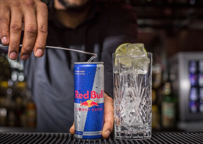  ماذا يحصل للجسم بعد تناول مشروبات الطاقة؟! 