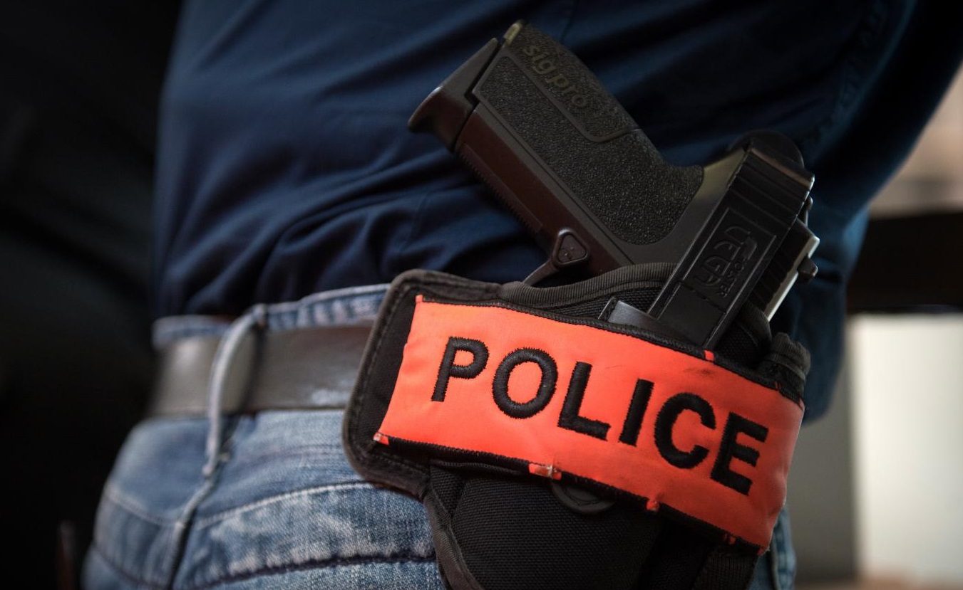 شرطة فاس تشهر السلاح لإيقاف جانحين مُسلّحين