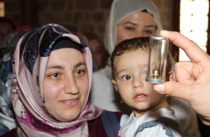 مسجد في تركيا يعرض شعرة من لحية النبي ﷺ