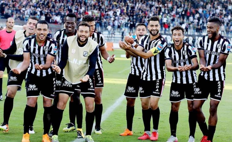  الصفاقسي يُخرج الترجي من كأس تونس وجماهيره تطالب بإرجاع كأس العصبة 