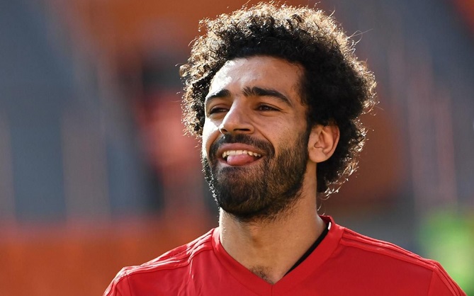 محمد صلاح محاصر بمنزله وغاضب بسبب صلاة العيد