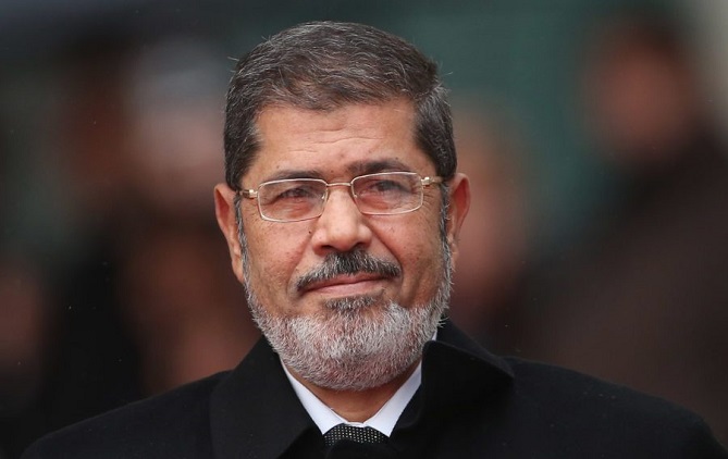  نجل مرسي يصف وجه والده واللحظات الأخيرة قبل دفنه 