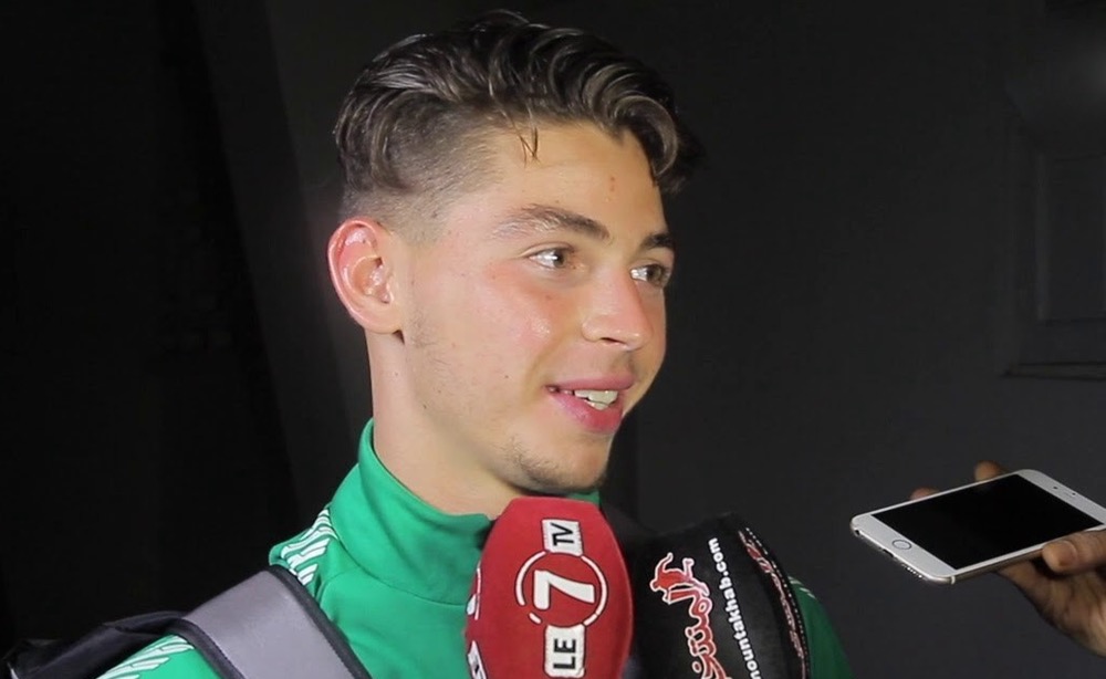  الناصيري يجالس سفيان كركاش للتوقيع في كشوفات الوداد 