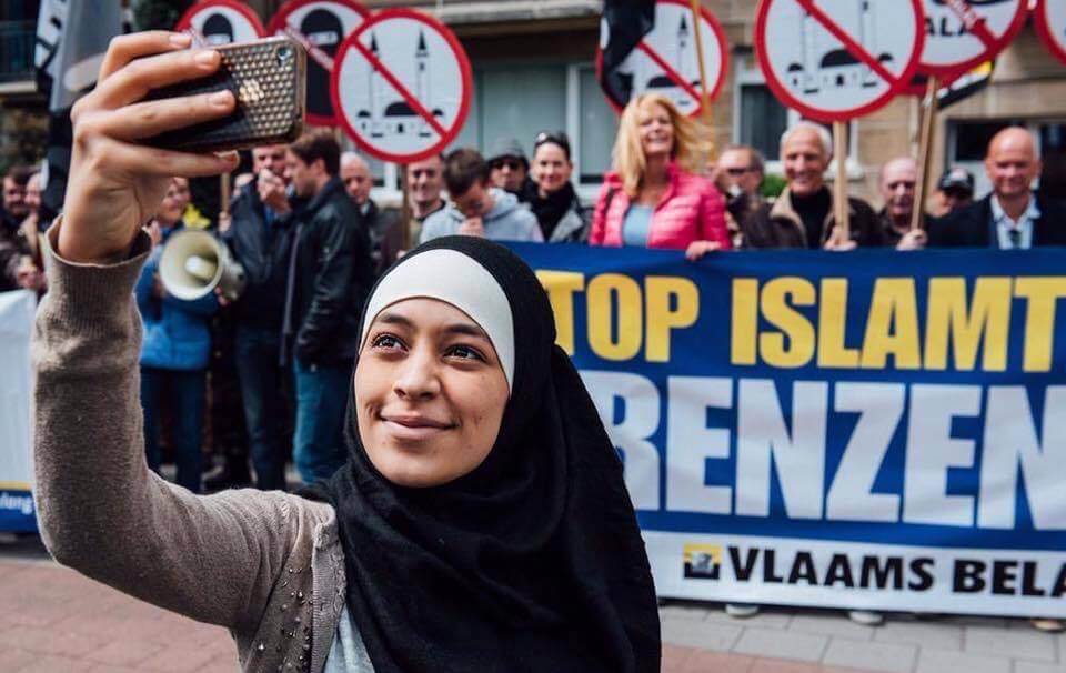 مغاربة بلجيكا يهددون بالتصويت على الأتراك ضدا في سياسيين صوتوا لمنع الحجاب